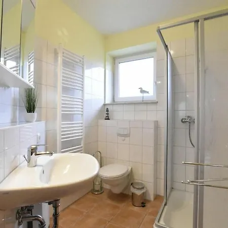 Spacious In By Sea * Zierow